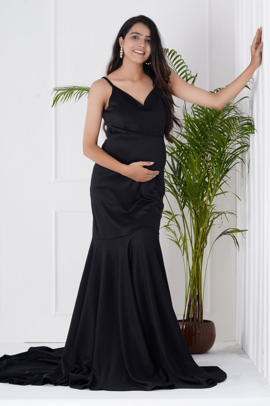 Shop Online Custom Maternity Photoshoot Dresses and Gowns at Affordable Prices | Black Maternity Gown Plum and Peaches Shop Online Custom Maternity Photoshoot Dresses and Gowns at Affordable Prices | Black Maternity Gown Plum and Peaches