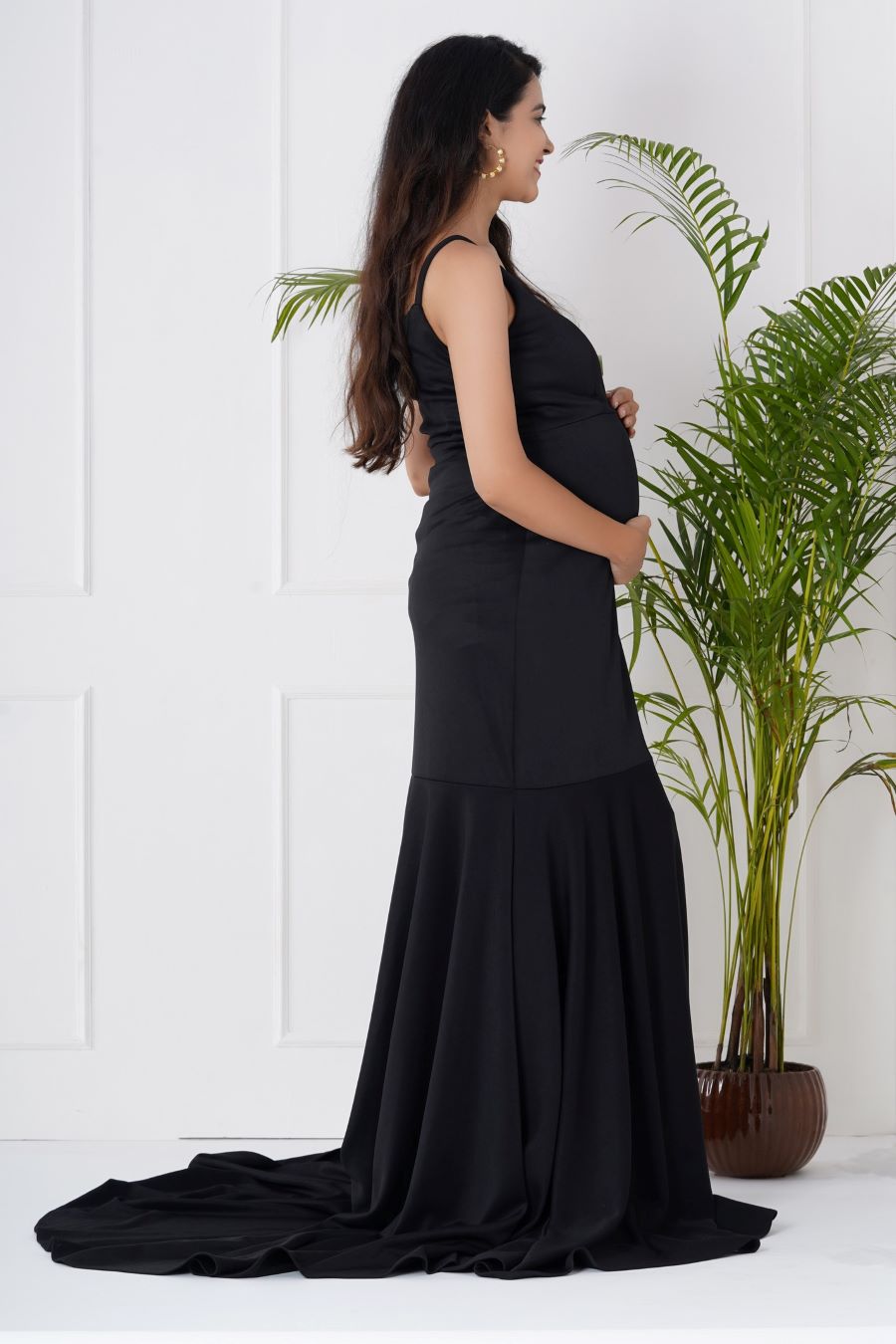 Black Trail Maternity Photoshoot Gown