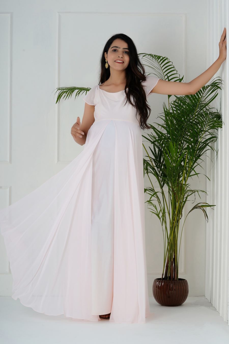 Radiant Bloom: Blush Pink Maternity Dress for Captivating Photoshoots Plum and Peaches Radiant Bloom: Blush Pink Maternity Dress for Captivating Photoshoots Plum and Peaches