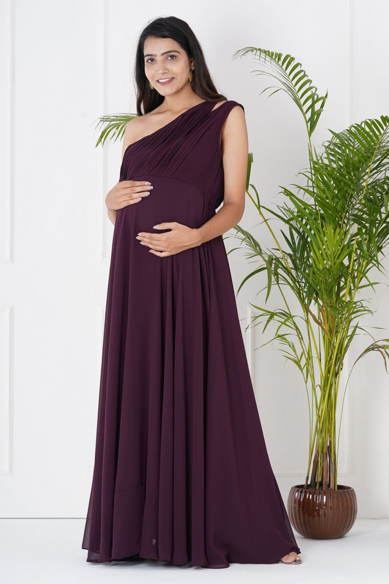 maternity dresses and gowns for photoshoot in india