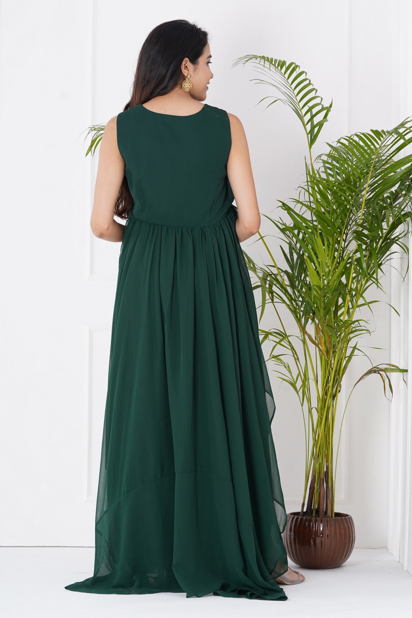 Maternity Gown with Sleeveless Elegance
