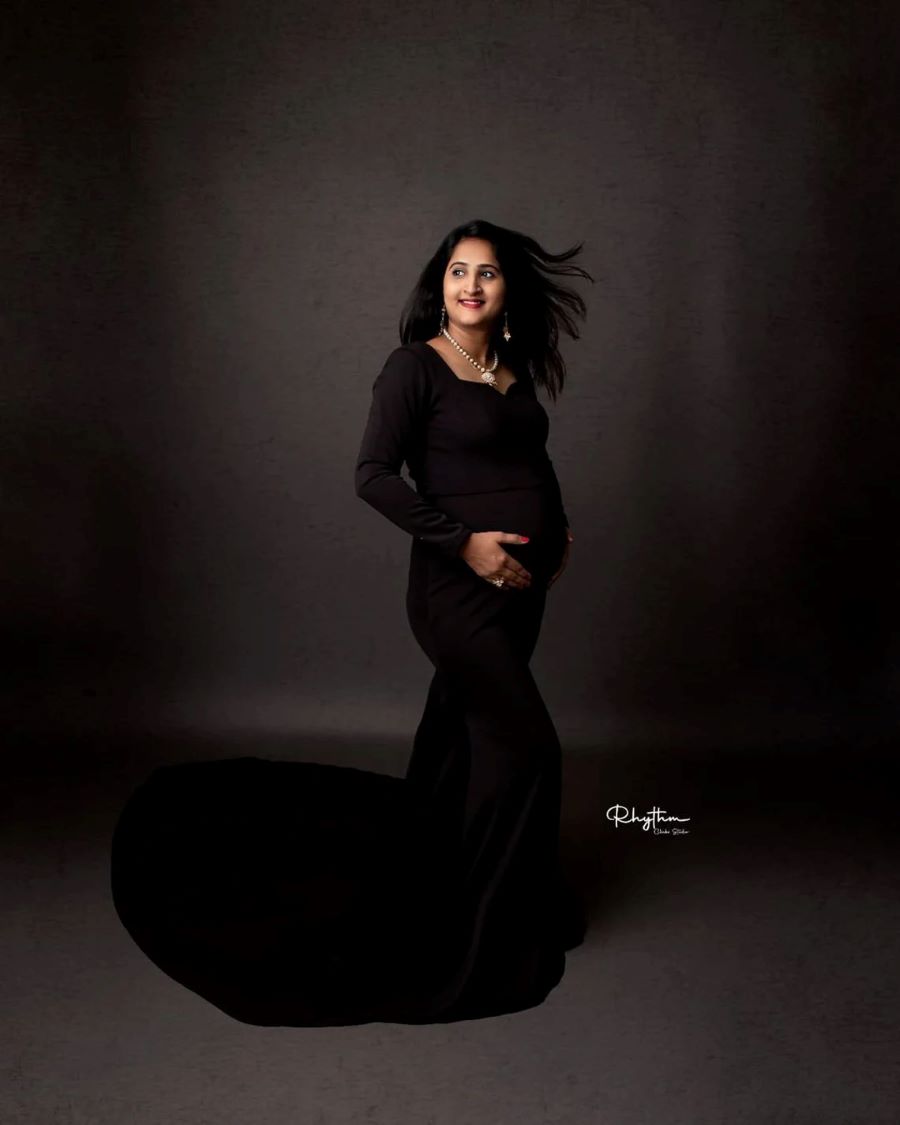 Timeless Beauty: Maternity Photoshoot Dress in Stretchable Black Plum and Peaches Timeless Beauty: Maternity Photoshoot Dress in Stretchable Black Plum and Peaches