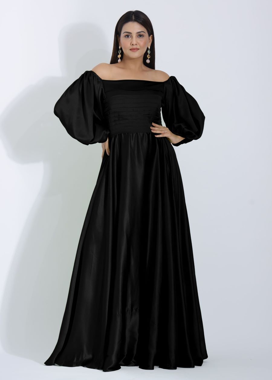 Women Black Off the Shoulder Dress with Sleeves